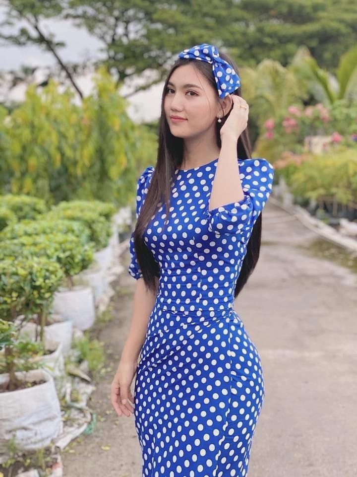 အချစ်ကြောင့် ပူဆွေးနေရတယ်