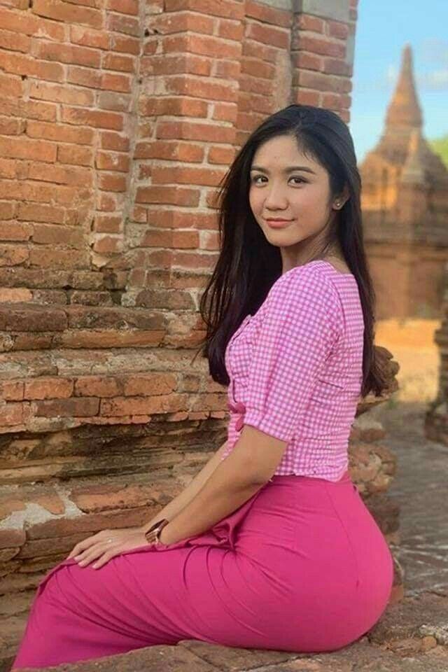 အိပ်မက်နတ်သိုင်းကျမ်း နှင့် လှကလျာ