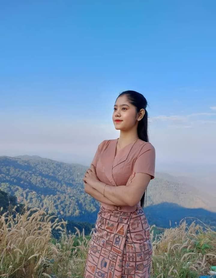 ခွေးဖြစ်တဲ့နေ့