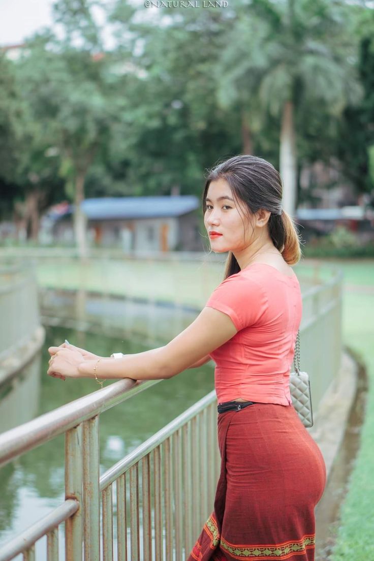 လွင့်ထွက်သွားသော နှင်းဆီပန်း