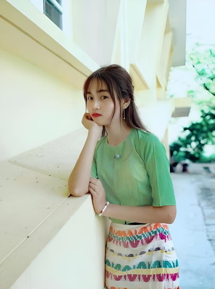 သုခရိပ်မြုံ အပျိုကြီးဘုံ