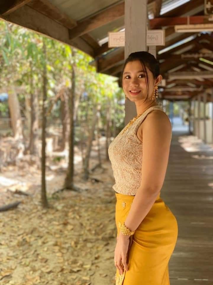 သီတင်းကျွတ်ညလေး