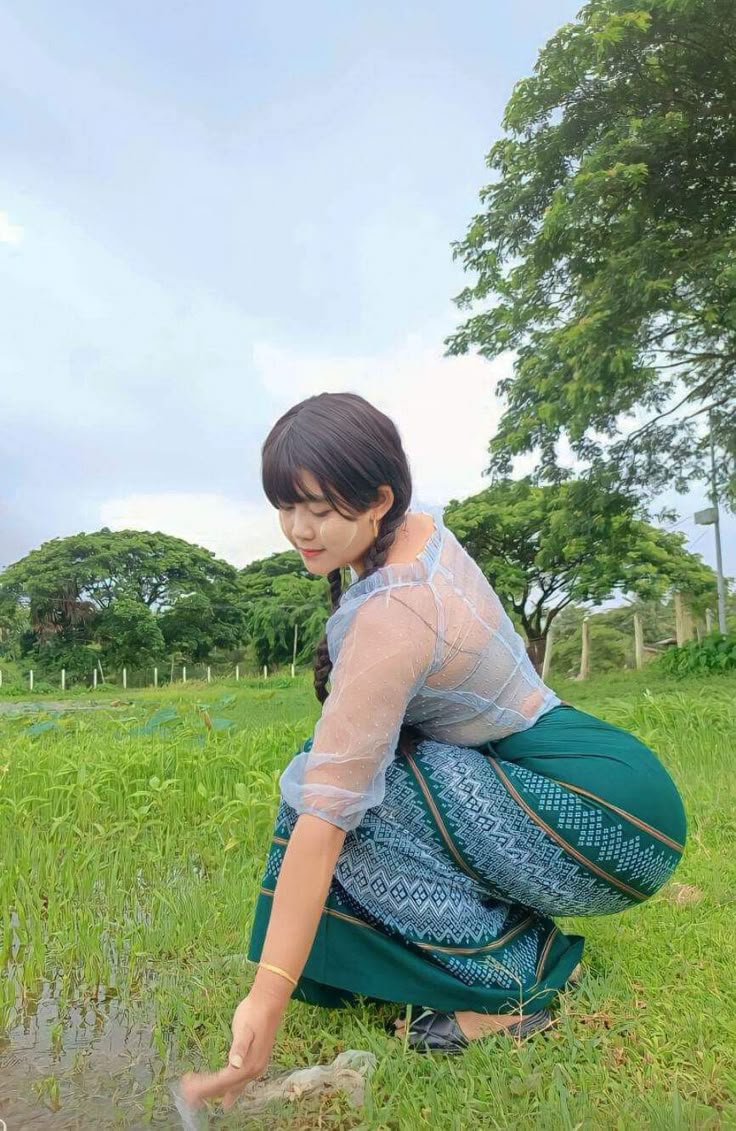 မျှော်တဲ့ လရောင်