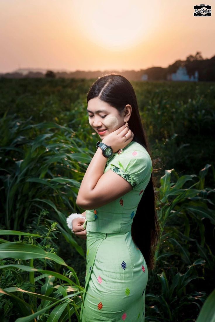 ထူးခတ်မရသော ဆန္ဒများနောက်