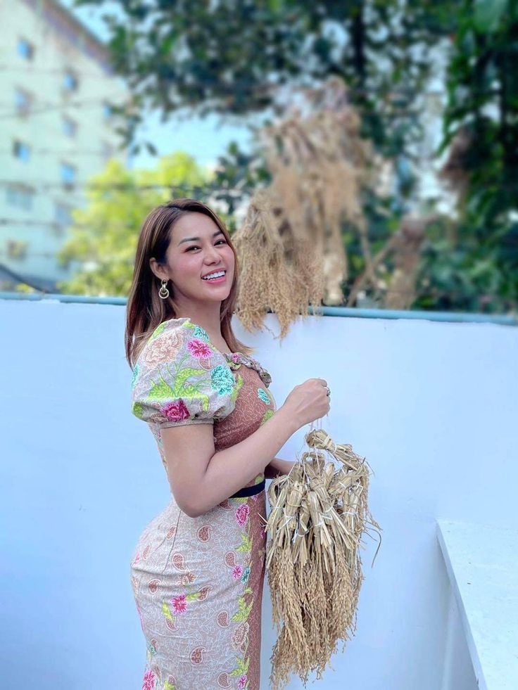 ပြည့်တန်ဆာနှင့် မိမာယာ (အပိုင်း ၁)